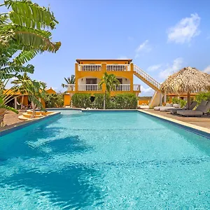 Boutique Wanapa - Adult Friendly - 14 Years And Older Kralendijk